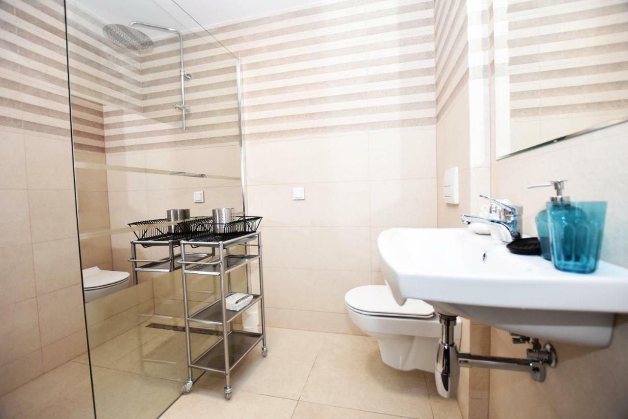 Dukes Apartments - Wita Stwosza Wroclaw Ngoại thất bức ảnh