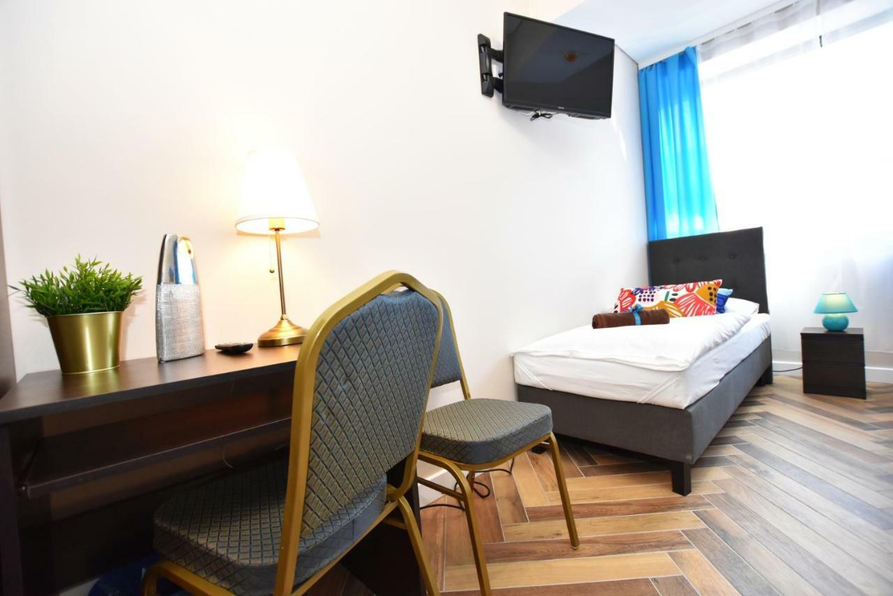 Dukes Apartments - Wita Stwosza Wroclaw Ngoại thất bức ảnh